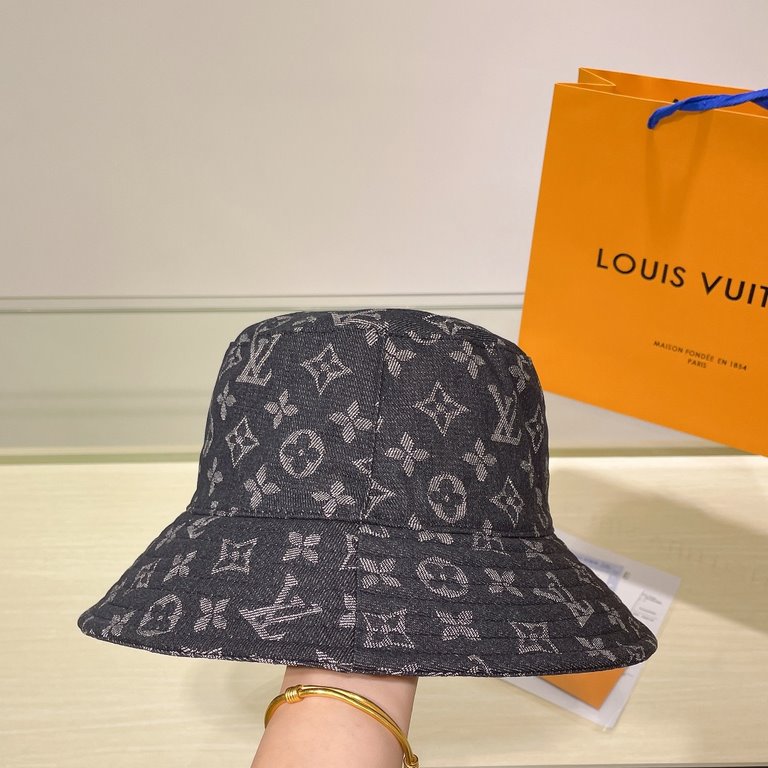 LV Louis Vuitton   official website high version of the shipment, the classic fisherman's hat is very classic classic, popular retro beauty, available in all seasons, out of the must-have, very show the face is small!