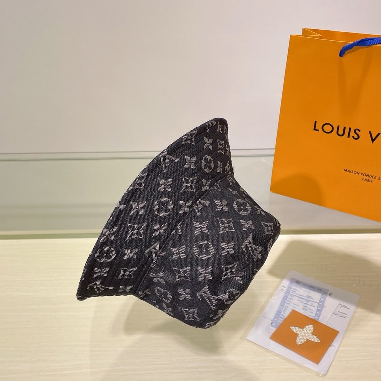 LV Louis Vuitton   official website high version of the shipment, the classic fisherman's hat is very classic classic, popular retro beauty, available in all seasons, out of the must-have, very show the face is small!