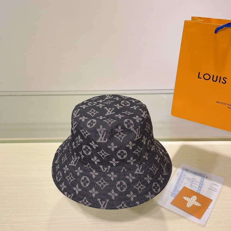 LV Louis Vuitton   official website high version of the shipment, the classic fisherman's hat is very classic classic, popular retro beauty, available in all seasons, out of the must-have, very show the face is small!