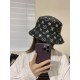 LV Louis Vuitton original single fisherman hat counter hot models cotton lining, light and breathable. Perfect version of the grid accurate, original quality, exclusive physical shooting, men and women apply!