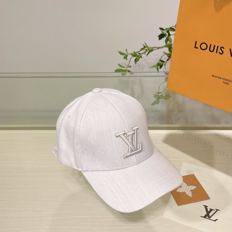 LV Louis Vuitton   official website high version of the shipment, the classic baseball cap, a very classic classic, popular retro beauty, available in all seasons, out of the must-have, very show a small face!