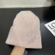 LV Louis Vuitton official website classic knit cap! Little red book hot selling explosive models! Wear a god! Men and women with the same models, thickened warmer, fashionable and popular   texture first-class, the best 