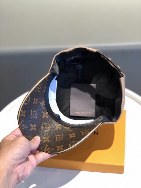 Batch    Louis Vuitton Baseball Caps LouisVuitton   New LV baseball caps, heavy duty   perfectly spliced leather, high-end atmosphere, versatile models   men and women!