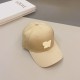 LV Louis Vuitton   official website embroidered version of the shipment, the classic baseball cap, a very classic classic, popular retro beauty, go out the must-have, very show the face is small!