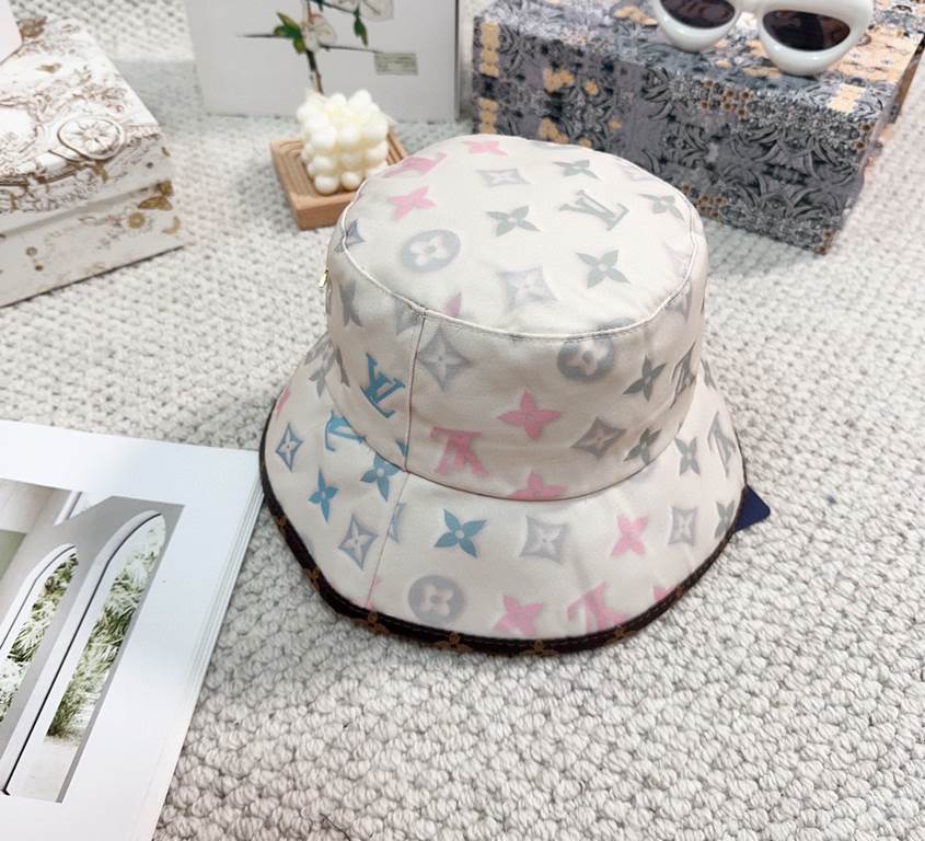 LV Louis Vuitton original single embroidered fisherman's hat counter hot models cotton lining, light and breathable. Perfect version of the grid accurate, original quality, exclusive physical shooting, men and women appl