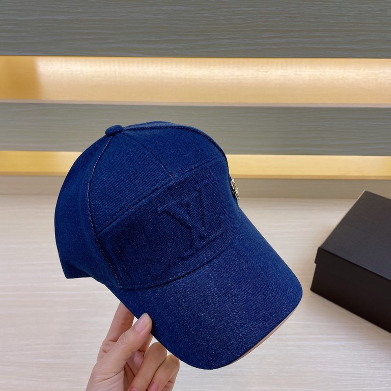 LV (Louis Vuitton) original single baseball cap, washed denim, counter 11 open mold customized, original denim fabric   head layer cowhide, lightweight and breathable! Awesome quality, base head circumference 56, adjusta