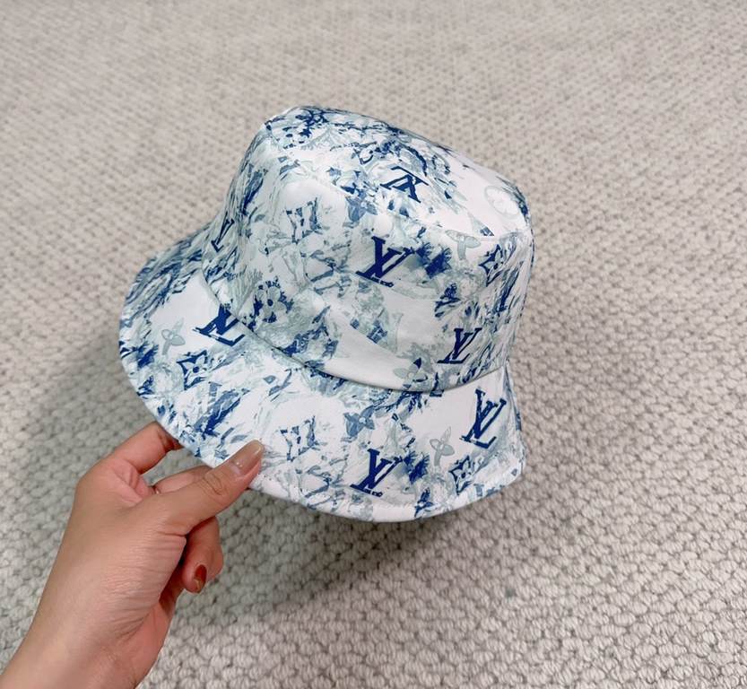 LV Louis Vuitton Classic Baseball Caps   Fire shipments, versatile items   casually with a good look The quality is superb   fashionable versatile