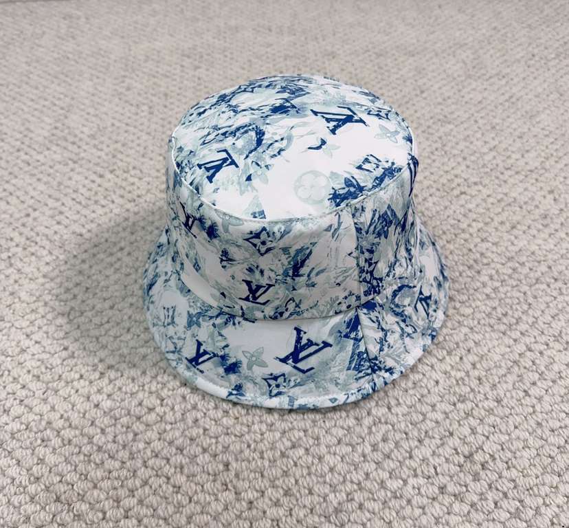 LV Louis Vuitton Classic Baseball Caps   Fire shipments, versatile items   casually with a good look The quality is superb   fashionable versatile