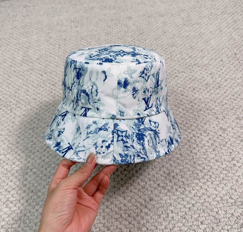 LV Louis Vuitton Classic Baseball Caps   Fire shipments, versatile items   casually with a good look The quality is superb   fashionable versatile