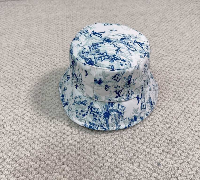 LV Louis Vuitton Classic Baseball Caps   Fire shipments, versatile items   casually with a good look The quality is superb   fashionable versatile