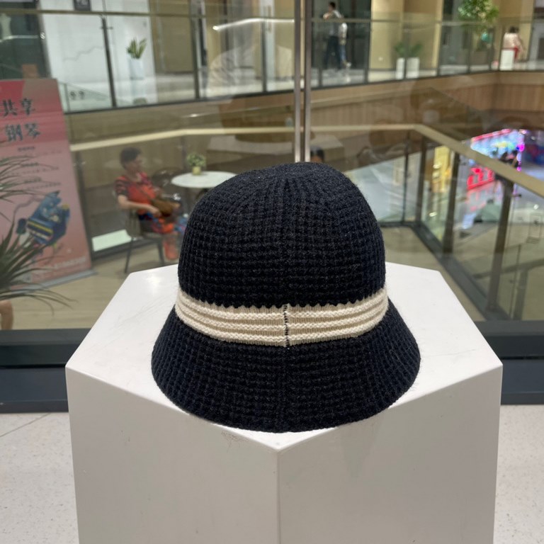 LouisVuitton LV Louis Vuitton   new fall and winter fisherman hat children Korean version of the fashion wild warm knitted bucket hat small fragrant wind show face small pot hat