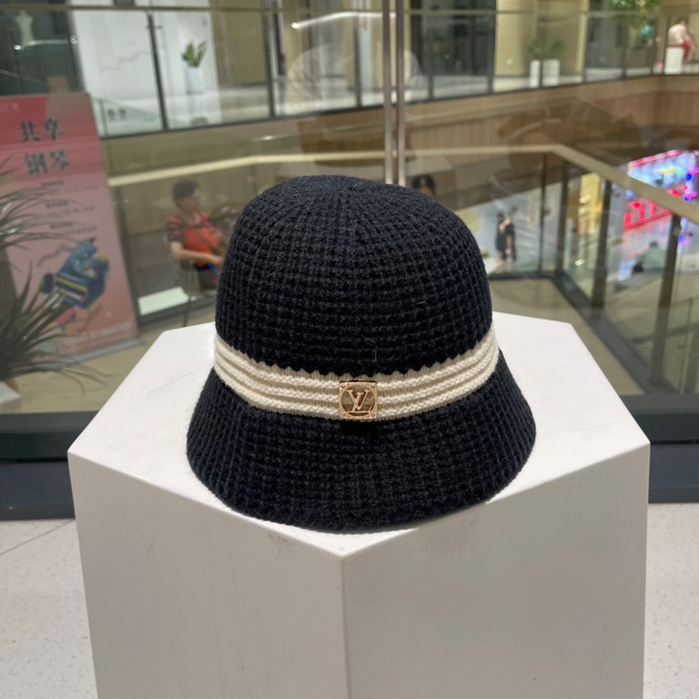 LouisVuitton LV Louis Vuitton   new fall and winter fisherman hat children Korean version of the fashion wild warm knitted bucket hat small fragrant wind show face small pot hat