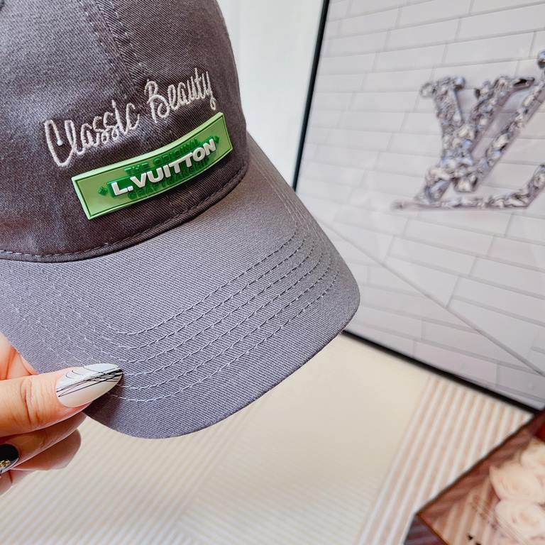 run LV .Embroidered baseball cap that bloggers love!Simple Korean English embroideryHipster's atmosphere sense of support burstHat shape is very satisfactory ~ also can be a huge matchThroughout the spring, summer, fall 