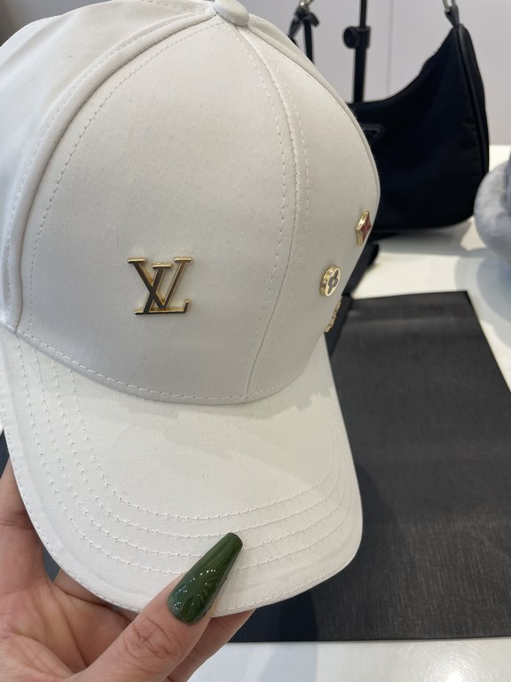 LV baseball cap   2023 new Louis Vuitton baseball cap   fire shipments, versatile single product   casually with a good look Quality is superb   fashionable versatile