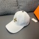 New model shipmentWith box bag, LV (Louis Vuitton) new original single baseball cap, LV four-leaf flower embroidery, counter 11 open mold customized, original cotton fabric   head layer cowhide, fine embroidery! Awesome 