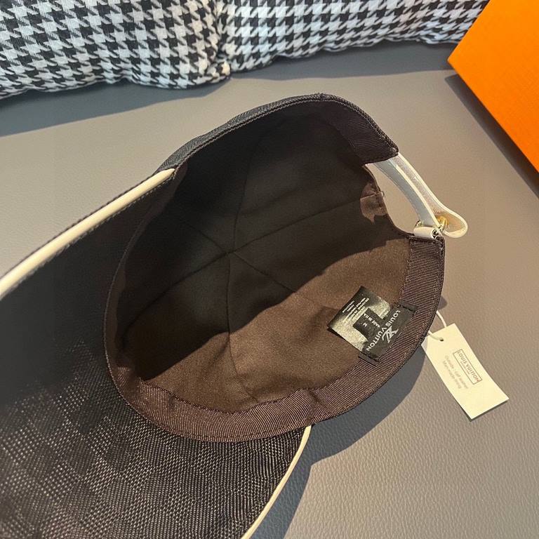 With packaging cloth bag, LV Louis Vuitton new original single baseball cap, classic checkerboard grid, 11 open mold customized, the original counter fabric   head layer cowhide, small square fashion handsome quality is 