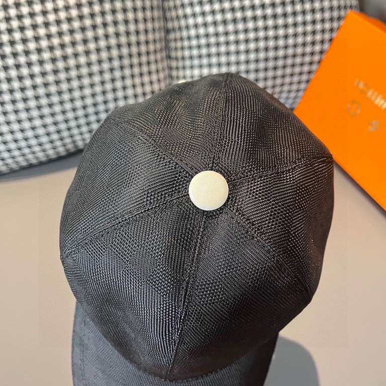 With packaging cloth bag, LV Louis Vuitton new original single baseball cap, classic checkerboard grid, 11 open mold customized, the original counter fabric   head layer cowhide, small square fashion handsome quality is 