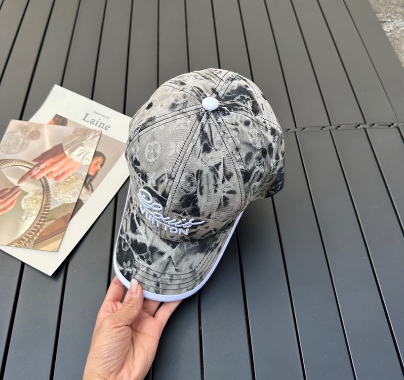 Louis Vuitton Baseball Caps LouisVuitton   New LV baseball caps, heavy construction   perfect old-fashioned camouflage, high-end atmosphere, versatile models   men and women!