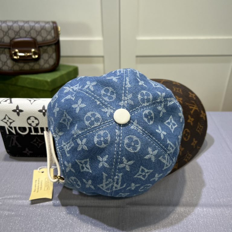 LV (Louis Vuitton) new original single baseball cap, old flower splicing, 11 open mold customized, the original printing satin fabric   counter old flower leather, meticulous and perfect workmanship, quality is superb, t