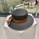 [LV Louis Vuitton] 2023 new small fragrance vacation style flat straw hat, travel essential, super good with, hurry to get!