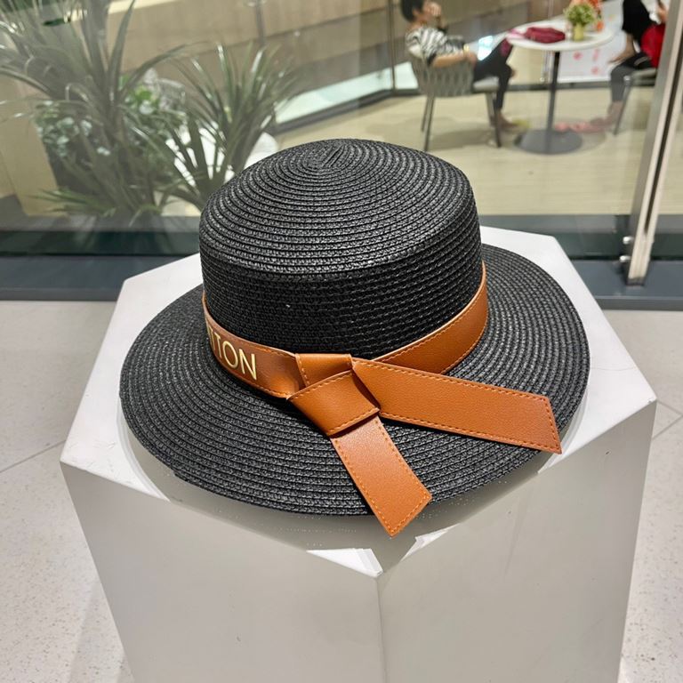 [LV Louis Vuitton] 2023 new small fragrance vacation style flat straw hat, travel essential, super good with, hurry to get!