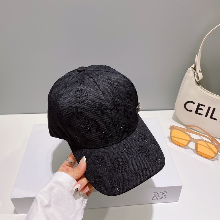 LV Louis Vuitton   official website high version of the shipment, full of diamond logo baseball cap, very classic classic, popular retro beauty, four seasons can be used, go out the must-have, very show the face is small