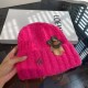 Special  LV Louis Vuitton Plush Knit HatThe plush knit hat that everyone should have!It's so, so easy to mix and match with your clothes.Good texture, no pilling is my basic requirement for a hat.It's good looking but no