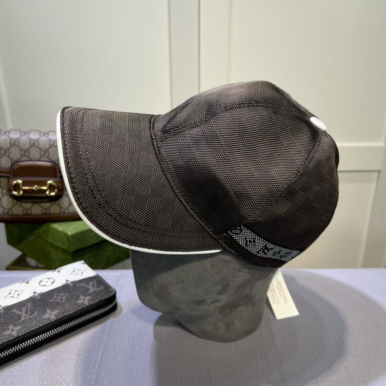 LV (Louis Vuitton) new original single baseball cap, 11 open mold customized, original printed satin fabric   counter plaid leather, meticulous and perfect workmanship, awesome quality, base head circumference 56, patch 