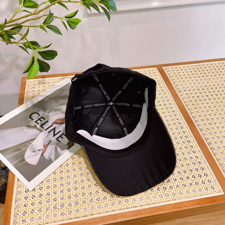 LV (Louis Vuitton) new original single baseball cap, 11 open mold customized, original printing satin fabric   counter old flower leather, meticulous and perfect workmanship, awesome quality, base head circumference 56, 