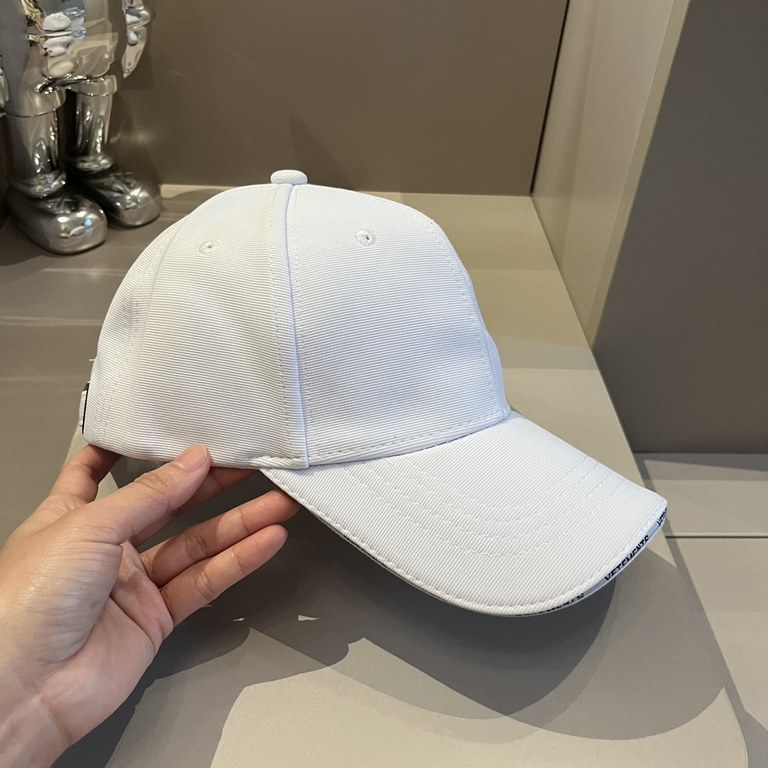 ￥LV SpringSummer Baseball Cap, Men's and Women's Duck Tongue Cap, Head Circumference 57cm, Adjustable