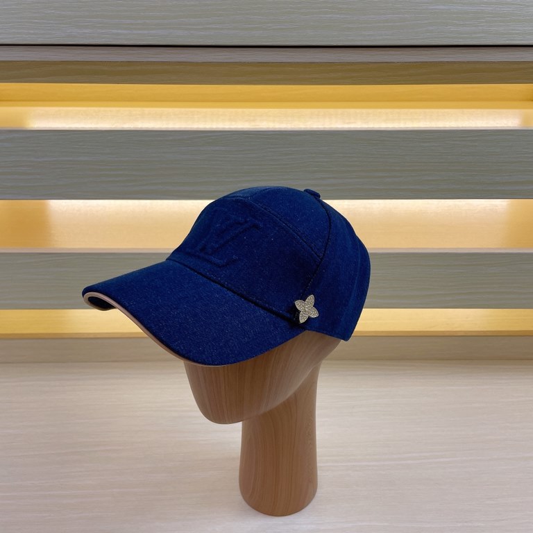 LV (Louis Vuitton) original single baseball cap, washed denim, counter 11 open mold customized, original denim fabric   head layer cowhide, lightweight and breathable! Awesome quality, base head circumference 56, adjusta