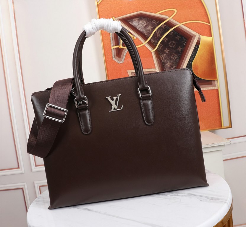 Top quality original single] 2022 latest models LV briefcase European original imported cowhide sketching iconic lines, using imported equipment, fashion trend, counter quality, more zipper pockets and internal patch poc