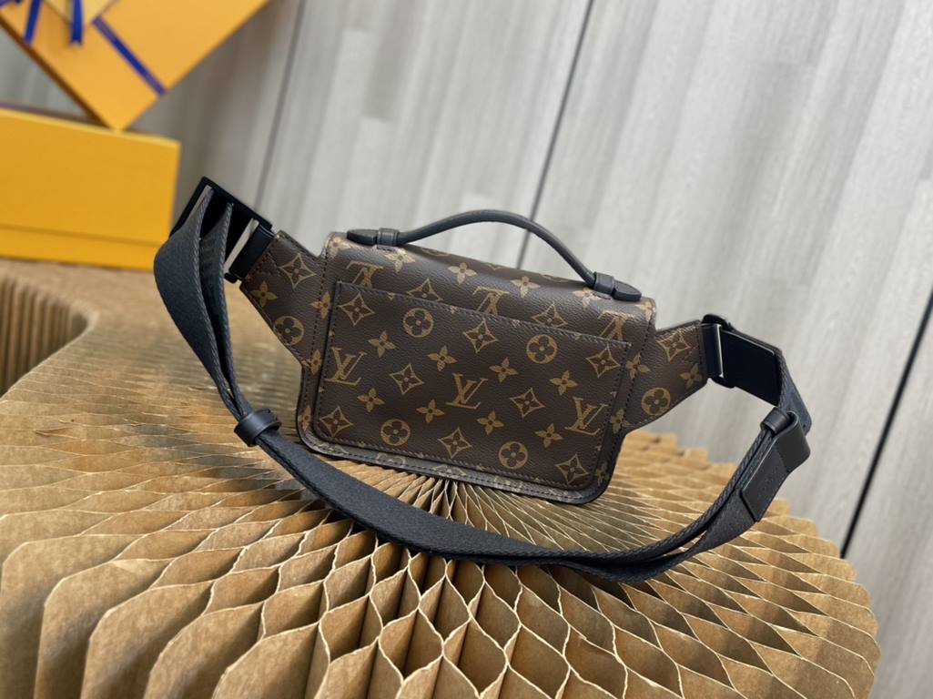 Top quality original [Exclusive background] Model No. M45864 Size 21x15x4CM    This new S Lock Sling handbag is fitted with a magnetic closure inspired by Louis Vuitton's traditional suitcase closure to keep your persona