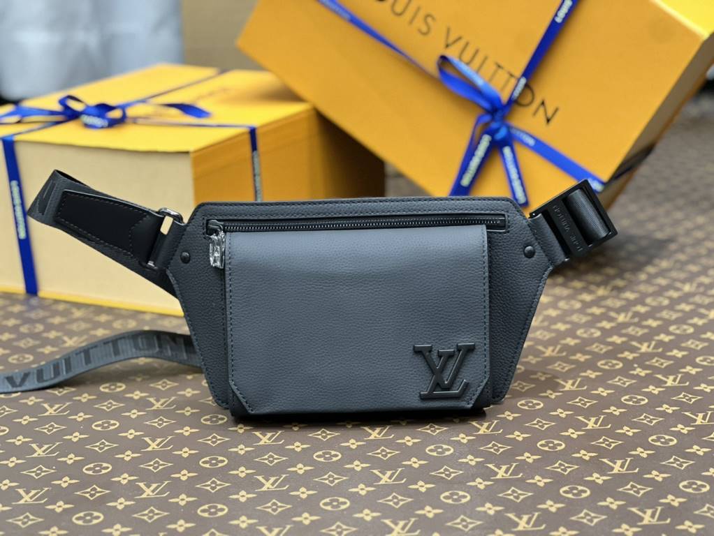 M57081 The new LV Aerogram shoulder bag is a minimalist design in fine grained calf leather that frees up the hands of trendsetters, with a metallic LV logo and a shoulder strap derived from the brand's traditional trunk