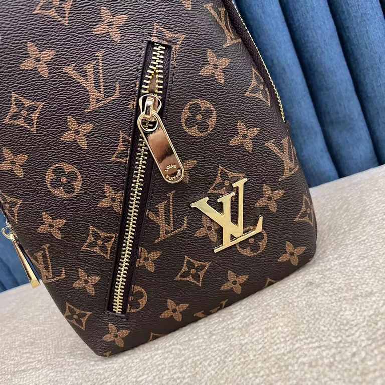 LV Chest BagModel 23344Size 18-31-5Counter new    heavy hit replica   original leather replica   leather super soft   oversized capacity   customized counter original hardware  smooth zipper    perfect craftsmanship   re