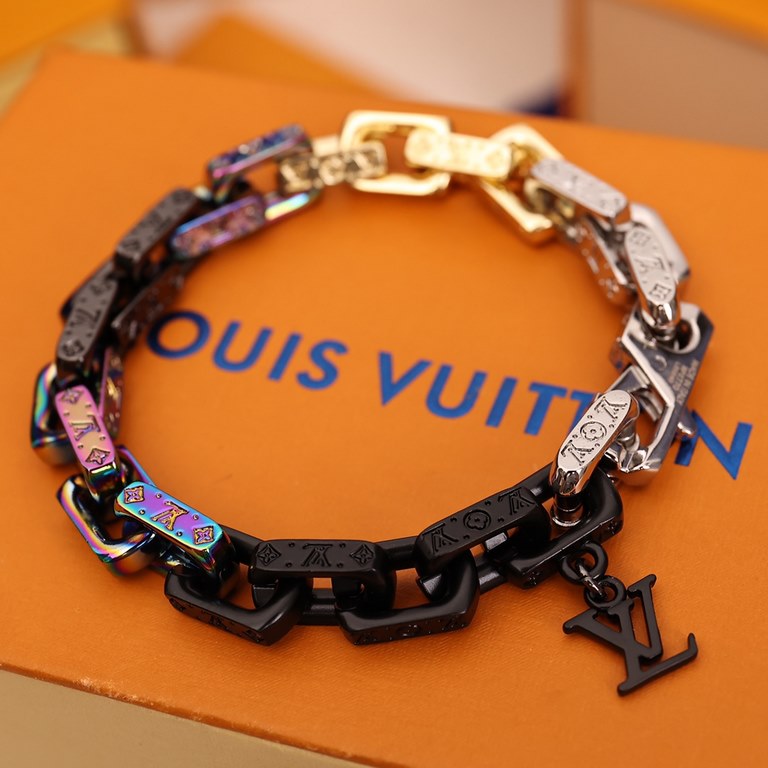 M0070MPARADISE CHAIN braceletThis Paradise Chain bracelet unleashes a striking personality through a multitude of colors and materials. Matte, polished and shiny metals create a rugged link, while the LV monograms give i