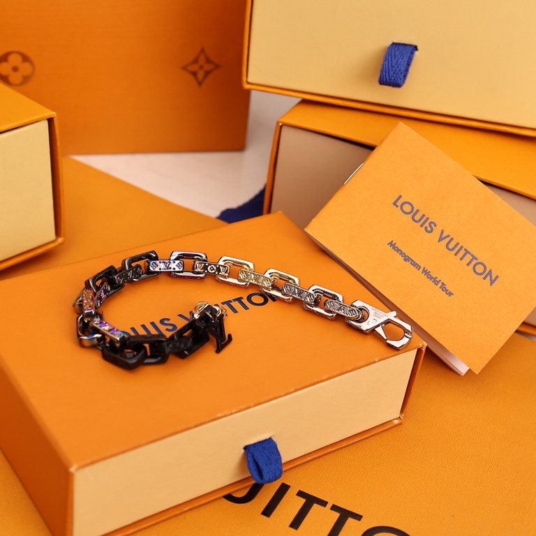 M0070MPARADISE CHAIN braceletThis Paradise Chain bracelet unleashes a striking personality through a multitude of colors and materials. Matte, polished and shiny metals create a rugged link, while the LV monograms give i