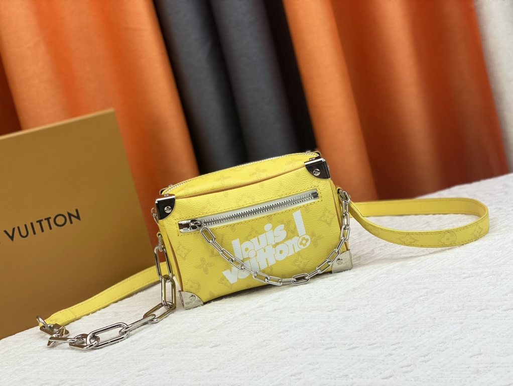 Upgraded Original Exclusive M80816 Green. YELLOW. White M44480 with new Louis Vuitton! signature printed on its vintage Monogram canvas and chunky chain, the mini soft trunk bag is part of Virgil Abra's everyday LV capsu