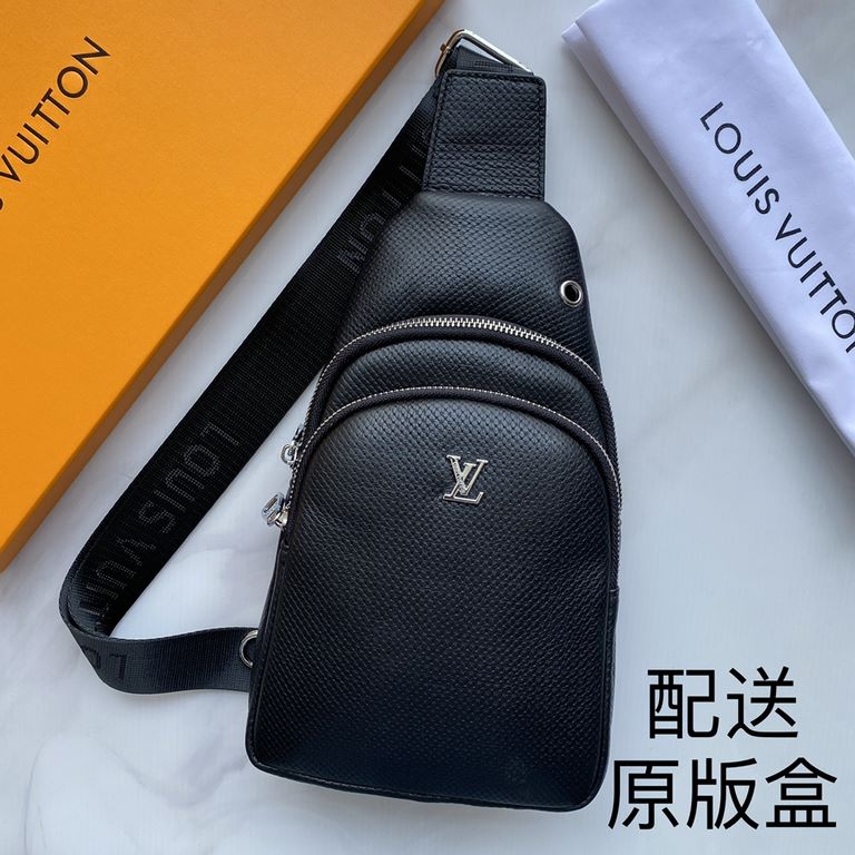 Distribution of the original box] the latest styles, LV men's chest bag   the original single quality using imported original leather material, lightweight, comfortable, smooth texture, delicate feel Noble hardware low-p