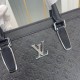 Original single goods [love] LV original single genuine new counter with the same high-end men's casual briefcase   workmanship super refined and elegant. With imported raw materials cowhide counter special hardware and 