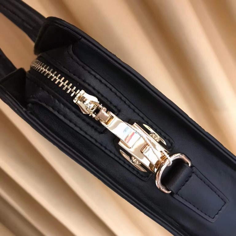 Out of the shipment ah [hey ha] Lv . Briefcase Genuine YKK hardware, get your hands on you understand how good Italy    imported elephant grain cowhide (market exclusivity), removable shoulder strap, the size of the body