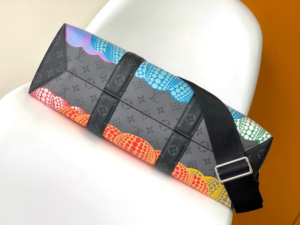 M46434 PUMPKIN SILKPRINT MEN'S BAGS BRIEF BAGS COLLECTION LOUIS VUITTON x YK WEEKEND TOTE HANDBAG The Louis Vuitton x Yayoi Kusama Collaboration presents the LV x YK Weekend Tote Handbag, which combines the iconic Monogr