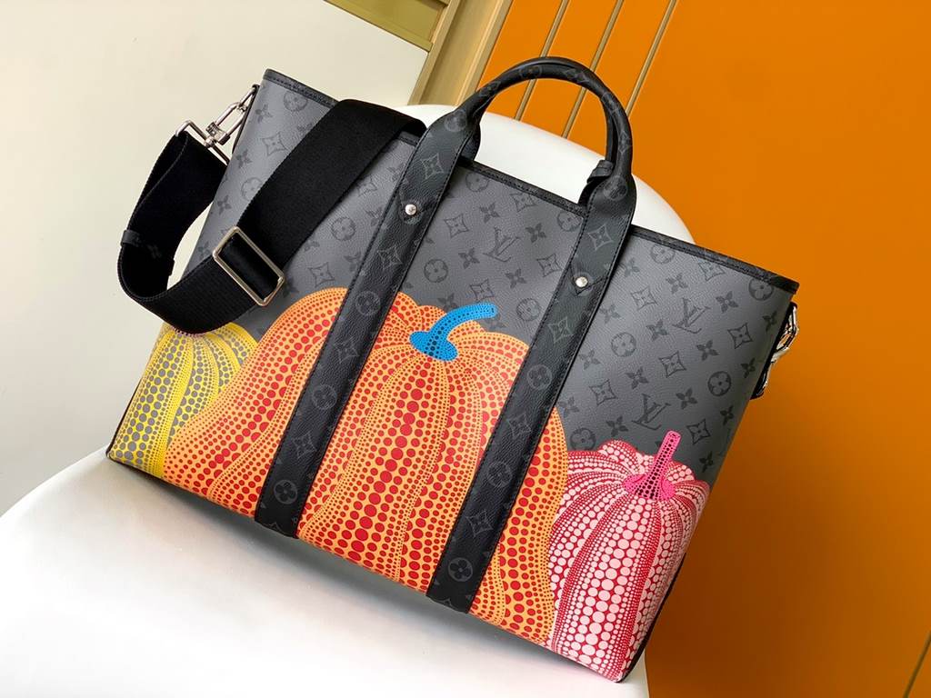 M46434 PUMPKIN SILKPRINT MEN'S BAGS BRIEF BAGS COLLECTION LOUIS VUITTON x YK WEEKEND TOTE HANDBAG The Louis Vuitton x Yayoi Kusama Collaboration presents the LV x YK Weekend Tote Handbag, which combines the iconic Monogr