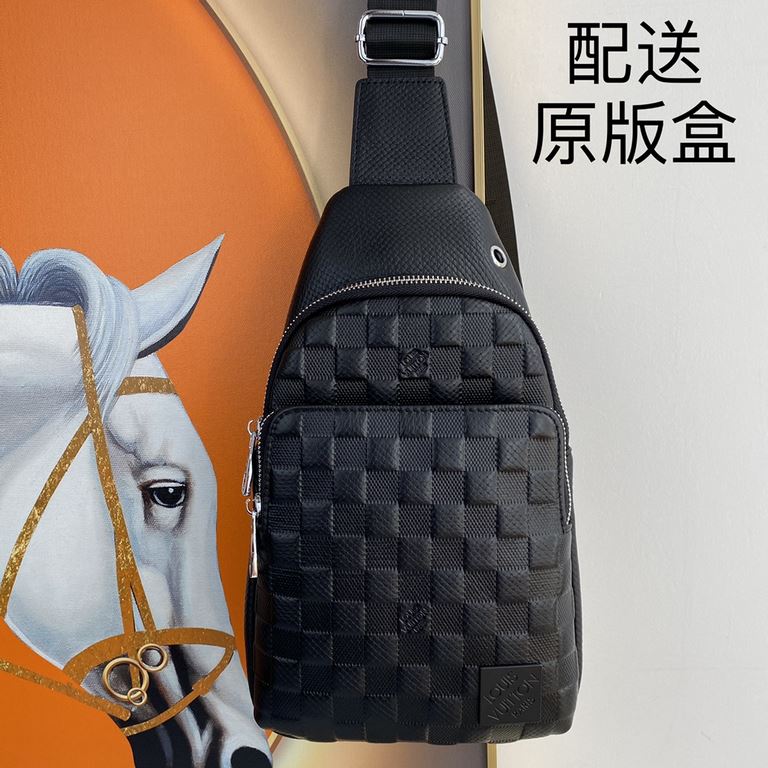 The latest style ＜LV＞ men's   chest bag   hot shipping   (physical photos   without adding any effect) original imported first layer cowhide   leather feel soft and comfortable   thoughtful design headphone cable drillin