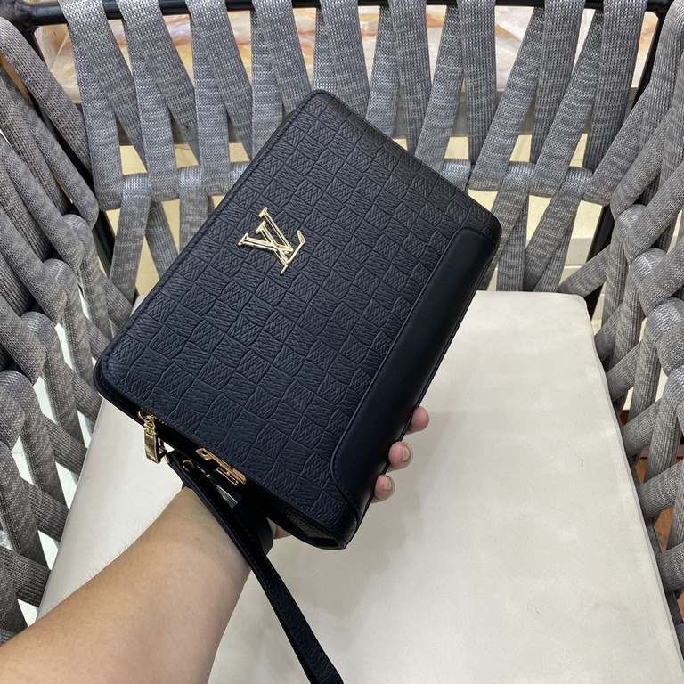 LV home strong] fashion casual password lock clip bag    imported leather market unique field home a five sex gold please home big recognize the quality quasi-quality not the same amount of quality not a kind of temperam