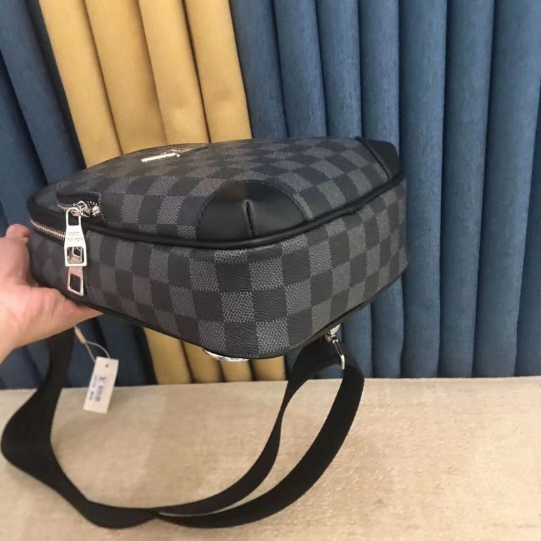 LV Chest BagModel 28996Size 18-31-5Counter new    Heavy hit replica   original leather replica   leather super soft   super large capacity   customized counter original hardware  smooth zipper    perfect craftsmanship   