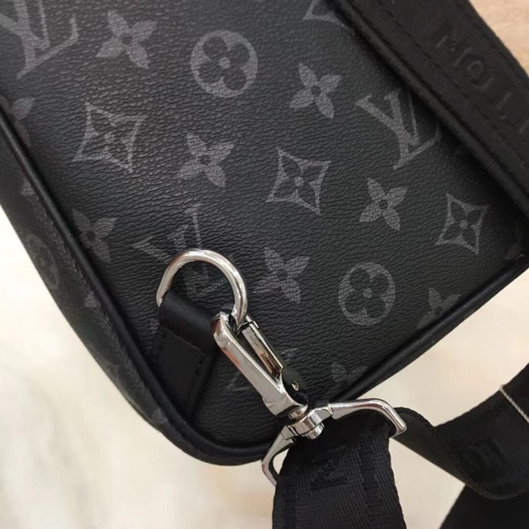 [Original Goods] LV Chest BagModel 28996Size 18-31-5Counter new    heavy hit version of the replica   original leather replica   leather super soft   oversized capacity   customized counter original hardware  smooth zipp