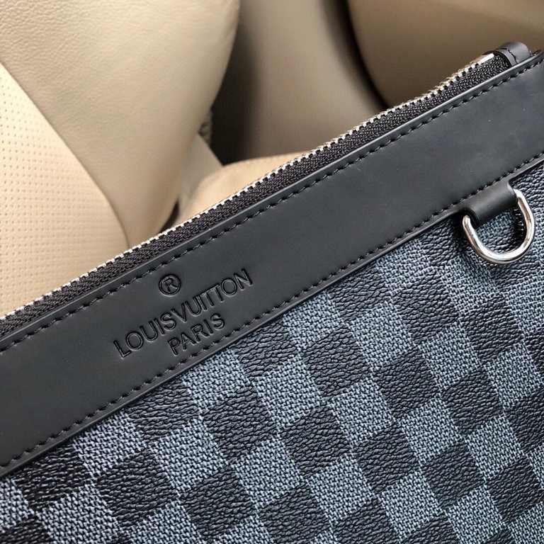 P, LV Louis Vuitton multifunctional handbag shipping   men and women universal style   main models   imported special materials PVC plating with leather refined from   real shot not retouching   every detail can be seen 