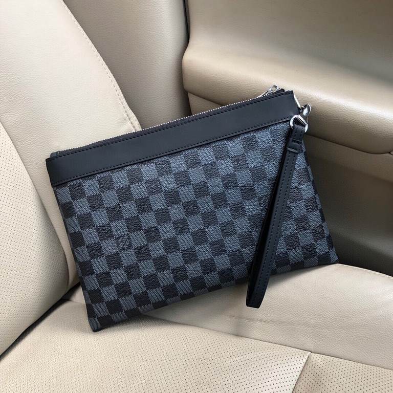 P, LV Louis Vuitton multifunctional handbag shipping   men and women universal style   main models   imported special materials PVC plating with leather refined from   real shot not retouching   every detail can be seen 