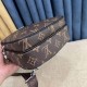 So many people looking at the bag!  LV is not good to sell turn the picture know. Newest 2020 Launched Men's Chest Bag, Selected Leather - High-grade Imported Cowhide Leather, Imported Lining Design  Uniform alignment [B